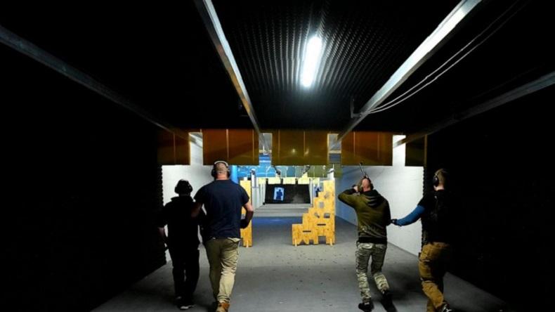 Wow, Perusahaan Keamanan Ceko Beri Latihan Menembak Gratis Bagi Warga Ukraina