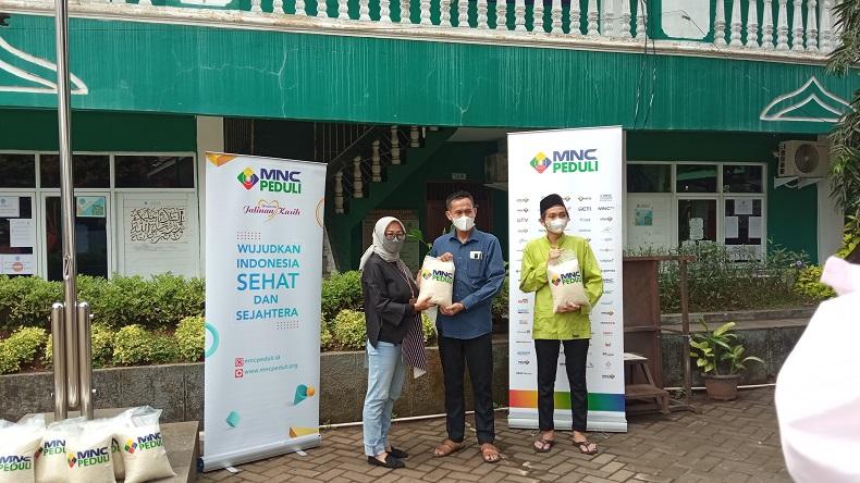 Dapat Beras dari MNC Peduli, Pengurus Pondok Pesantren Assurur: Semoga Membawa Keberkahan