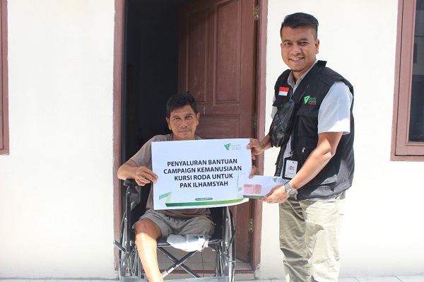DD Waspada Kembali Salurkan Kursi Roda kepada Mustahik