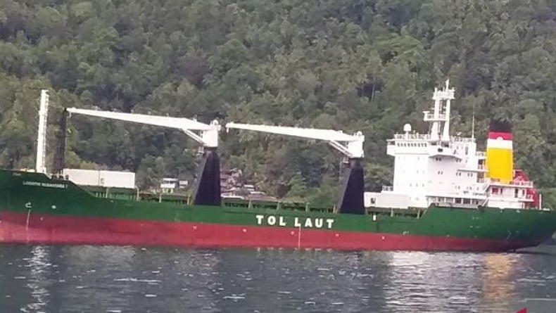 Dua Kapal Tol Laut Distribusikan 1.400 Ton Beras Ke Wilayah NTT