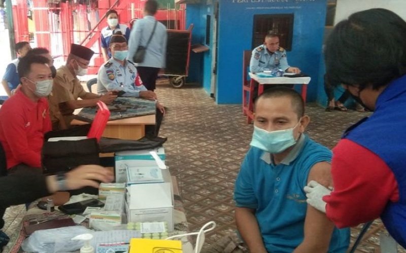    BIN Daerah Sumsel Vaksinasi Narapidana dan Sipir Lapas Martapura