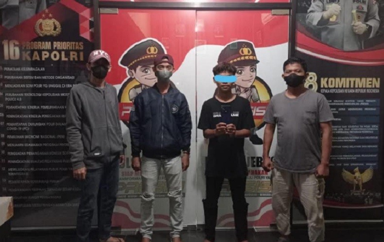 Warga Bangka Barat Kehilangan Ponsel saat Tarawih, Ternyata Dicuri Keponakan