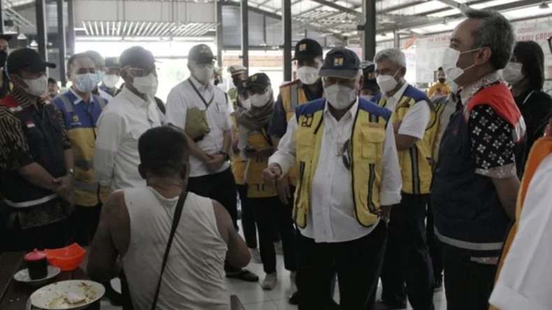 Jalan Tol Trans Sumatera Banyak Lubang, Sopir Truk Ngeluh ke Menteri Basuki