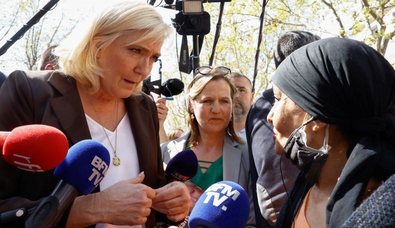 Gawat, Calon Presiden Prancis Marine Le Pen Akan Larang Jilbab jika Terpilih