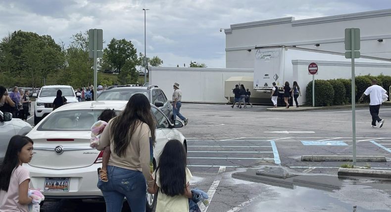 Baku Tembak di Pusat Perbelanjaan AS, 12 Orang Luka