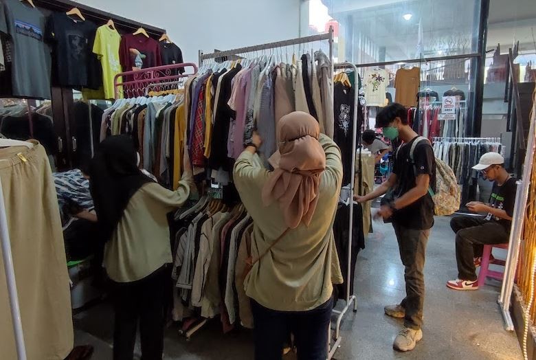 Bazar DPW Perindo Sumbar Disambut Antusias Warga Padang