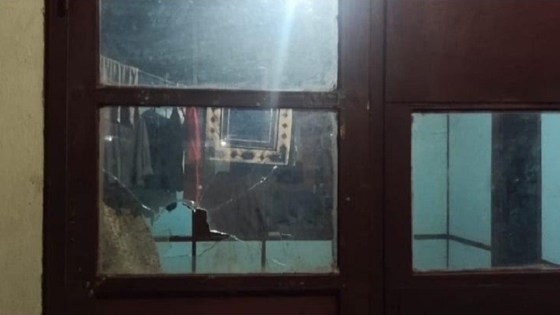 Polsek Inanwatan Papua Barat Diserang Sekelompok OTK, Kaca Hancur dan  Meja Rusak