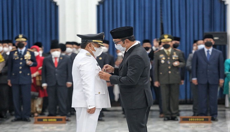 Ini 3 Pesan Ridwan Kamil saat Lantik Yana Mulyana Jadi Wali Kota Bandung