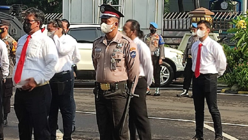 Satpam Heroik yang Gagalkan Perampokan Bank di Fatmawati Diberi Penghargaan oleh Polri