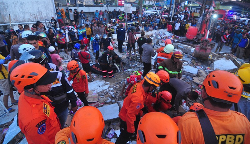 BPJamsostek Pastikan Bayar Biaya Perawatan dan Santunan untuk Korban Alfamart Roboh di Kalsel  