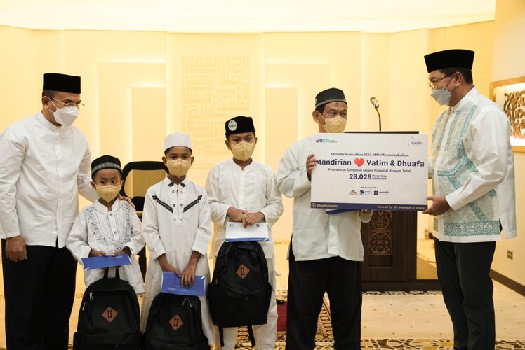 Bank Mandiri Santuni 28.028 Anak Yatim dan Dhuafa