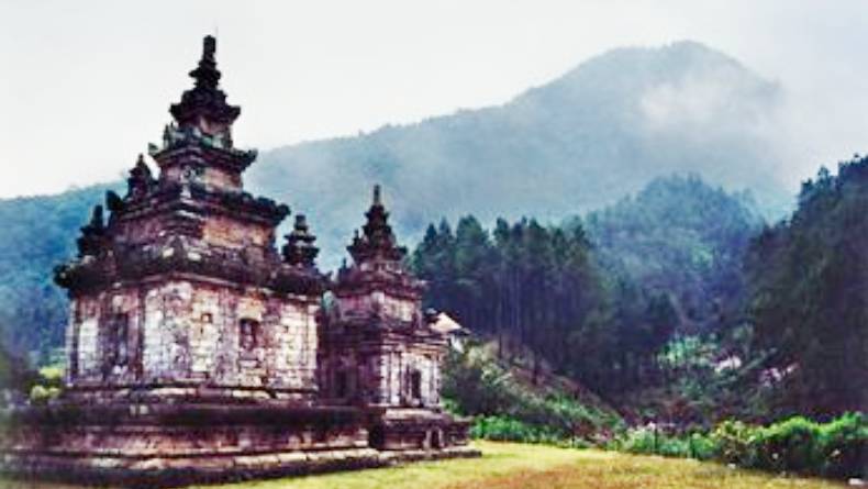 7 Peninggalan Kerajaan Kutai, dari Prasasti hingga Ketopong Sultan