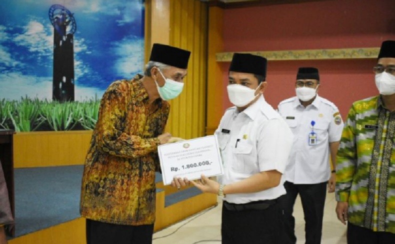 Guru Ngaji di Pontianak Dapat Uang Transportasi Rp1,8 Juta