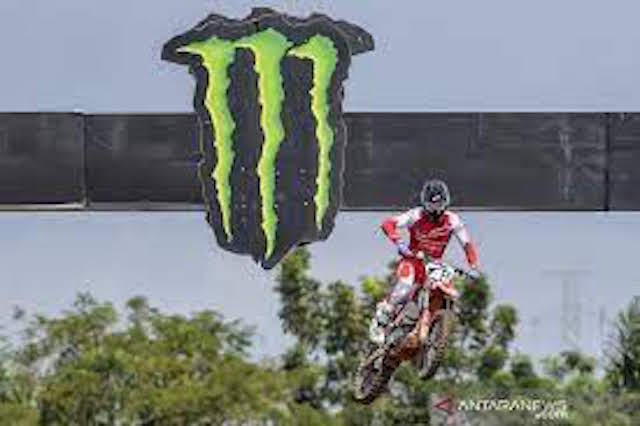 KRI Makassar Disiapkan Jadi Hotel Terapung untuk Kru dan Pembalap Ajang MXGP Samota