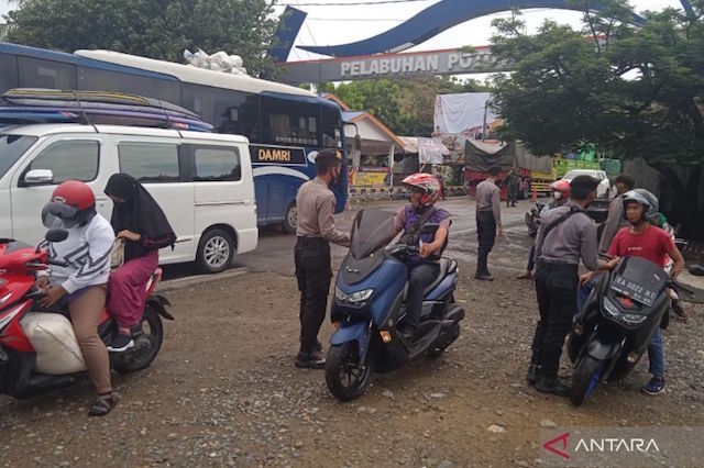 Arus Mudik, Cek Vaksin Covid-19 Diberlakukan di Pelabuhan Poto Tano