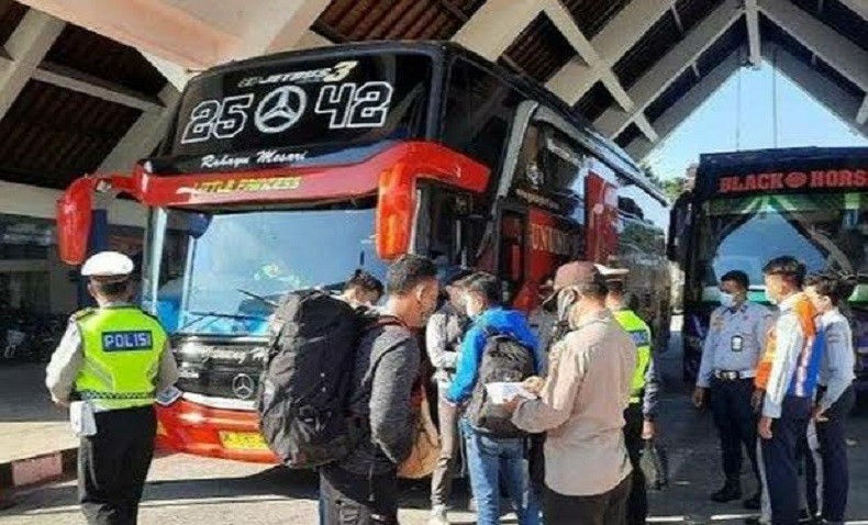 Arus Mudik di Terminal Mengwi, 127 Bus AKAP Siap Angkut Pemudik ke Jawa