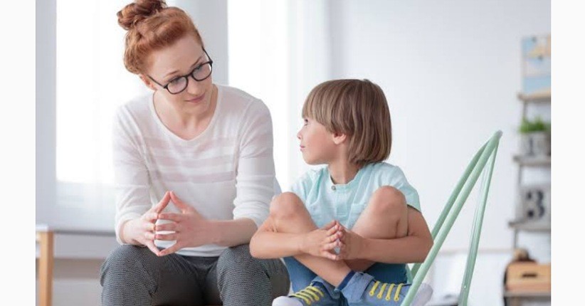 5 Cara Mengajarkan Anak Perbedaan Rahasia dan Privasi