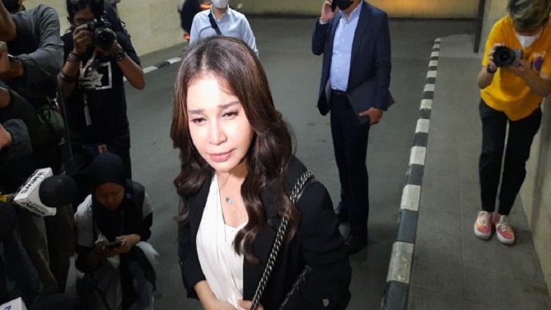 Diperiksa Hampir 3 Jam, Rossa Bakal Kembalikan Honor Manggung Acara DNA Pro