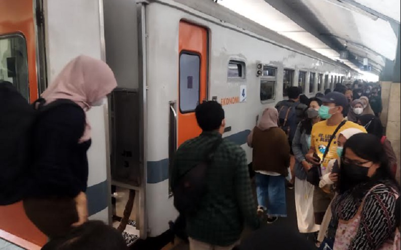 Pegawai KAI yang Terlibat Percaloan Tiket Kereta Bakal Dipecat