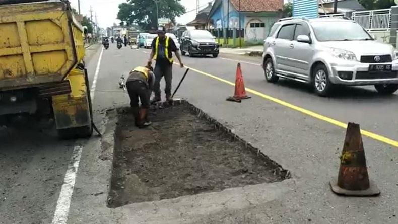 Sambut Arus Mudik, Perbaikan Jalur Tengah Arah Banjarnegara Dikebut 