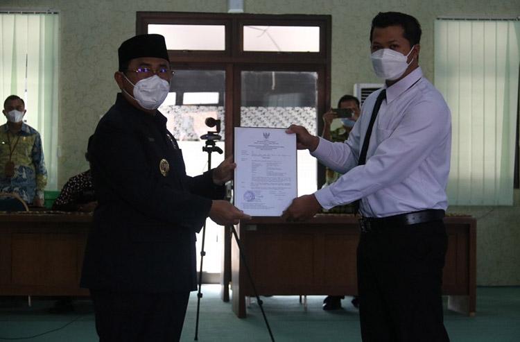 127 CPNS dan 350 Guru PPPK di Kulonprogo Terima SK Pengangkatan