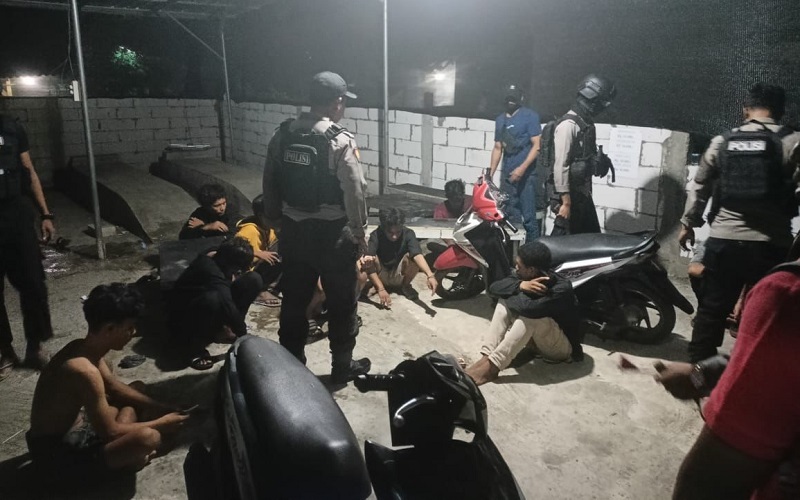 Adang Warga Sambil Acungkan Sajam, 12 Pemabuk di Bima Ditangkap Polisi