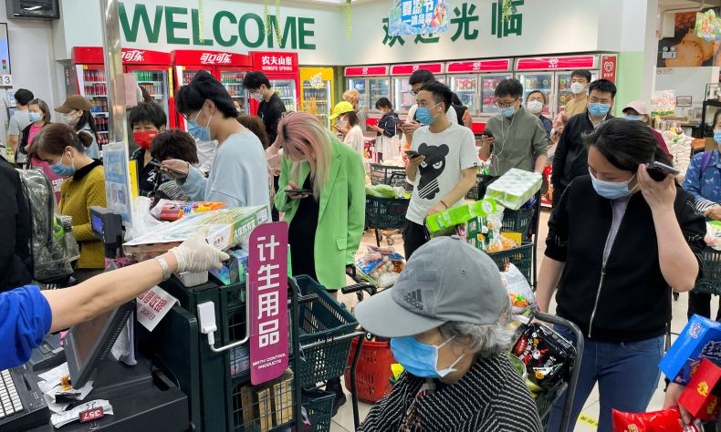 Wabah Covid di China Menyebar ke Beijing, Warga Panic Buying Khawatir Lockdown