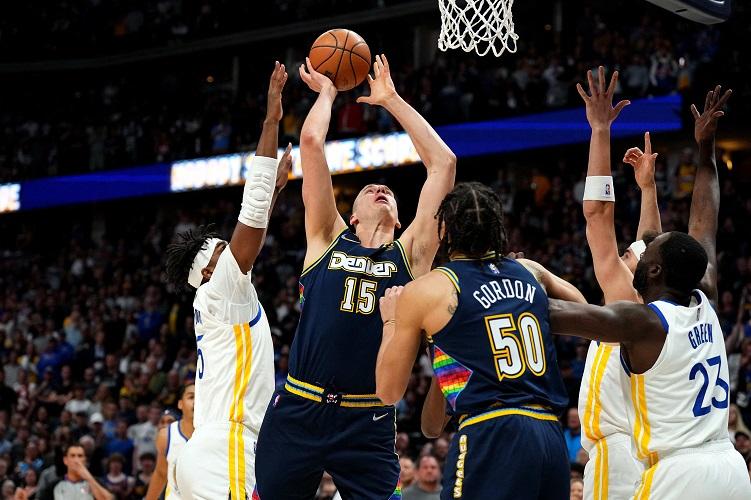 Playoff NBA 2021/2022: Nikola Jokic Menggila, Nuggets Perkecil Skor Vs Warriors 1-3