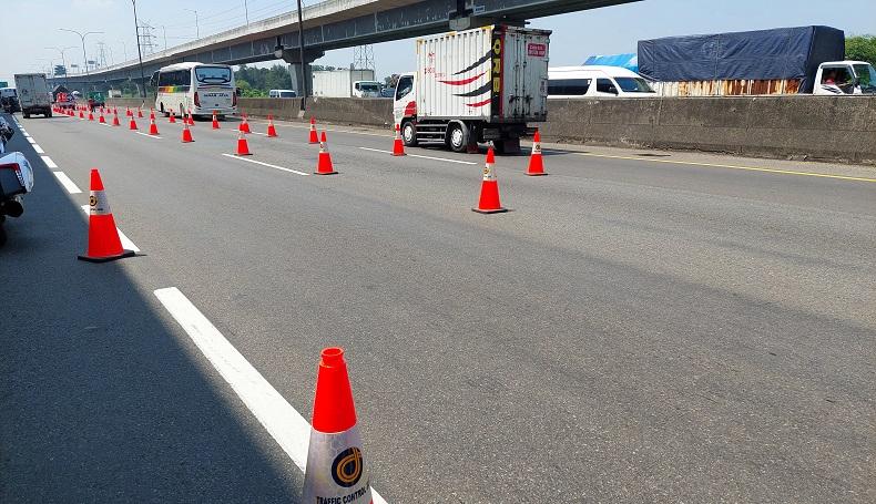 Polri Setop One Way dari Tol Cikampek hingga Kalikangkung Siang Ini