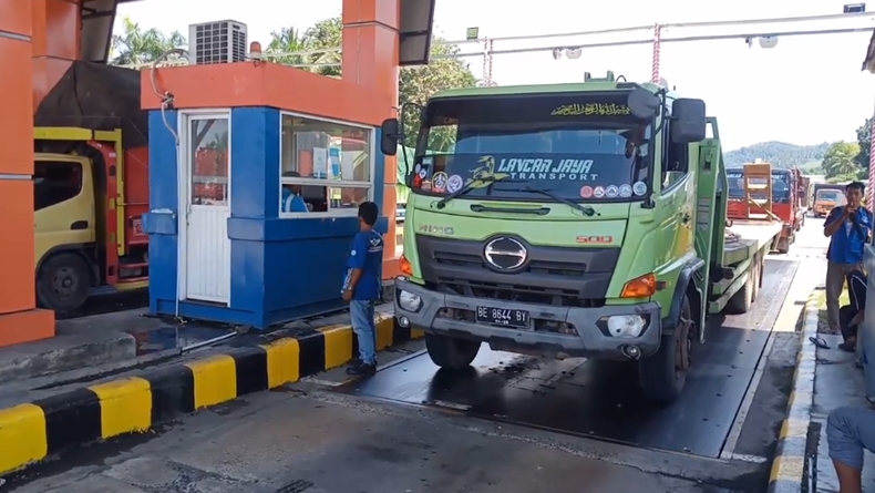 Truk Belum Boleh Melintas di Tol Trans Jawa Hari Ini