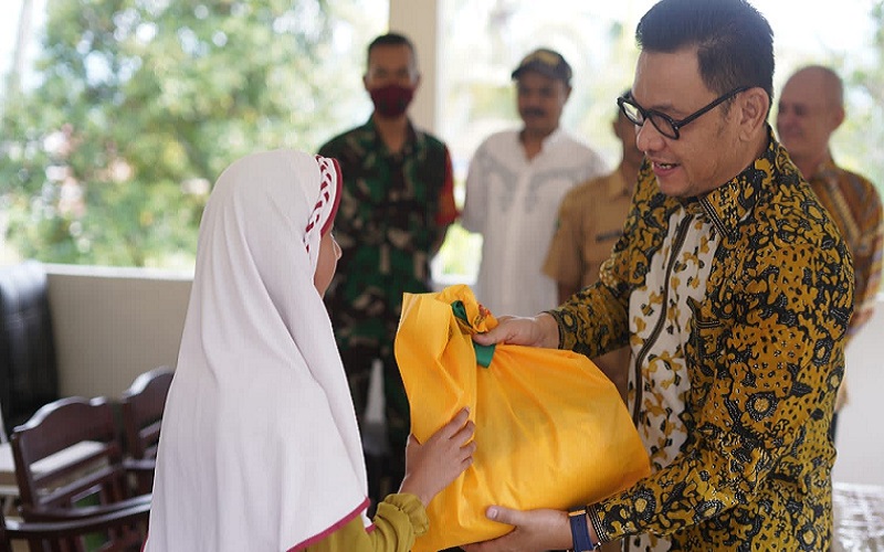 Peduli Generasi Bangsa, Ketua Golkar Jabar Gagas UU Perlindungan Anak Yatim