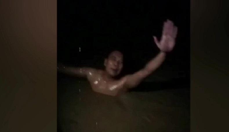 Viral Pria Bertelanjang Dada di Purwakarta Minta Tolong, Rumahnya Nyaris Tenggelam