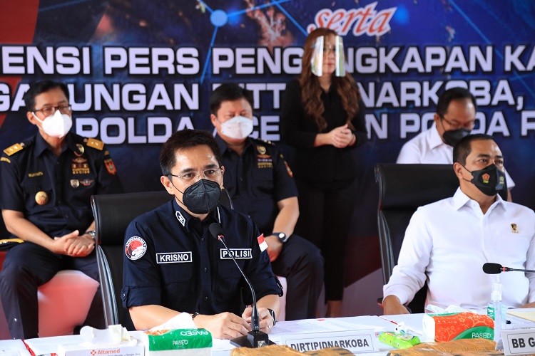 Bareskrim Tangkap 2 Kurir Narkoba yang Edarkan Sabu dari Malaysia ke Aceh