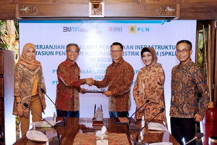 Dukung Ekosistem Kendaraan Listrik, PLN dan BNI Berkolaborasi Memperluas Jangkauan SPKLU