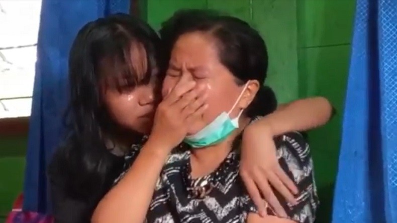 Jenazah Tukang Ojek Korban KKB Papua Dibawa ke Rumah Duka, Istri dan Anak Menangis