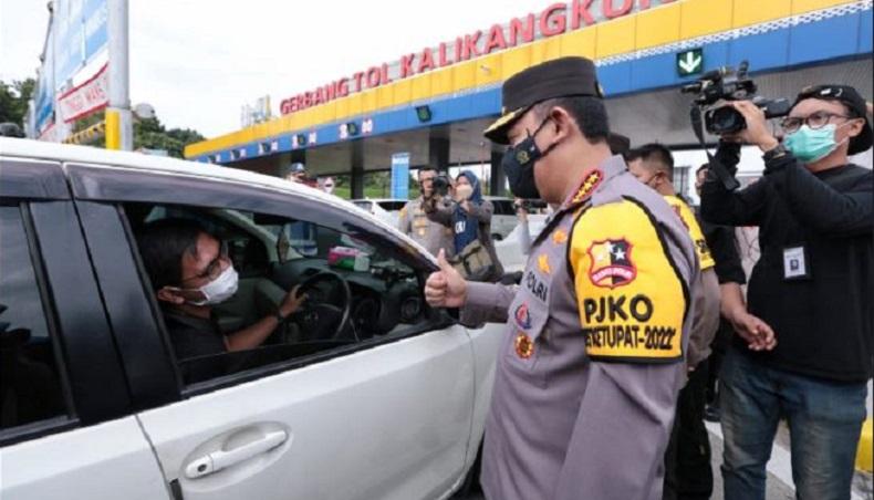 Tinjau Kalikangkung, Kapolri Imbau Pemudik Tak Paksakan Berkendara dalam Kondisi Lelah
