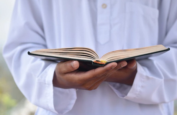 Teks Khutbah Jum'at Tentang Akidah yang Menginspirasi, Akidah yang Kuat untuk Membendung Ekstremisme