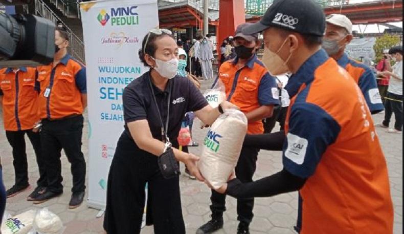Porter Stasiun Bekasi Sampaikan Terima Kasih Banyak Atas Bantuan MNC Peduli 