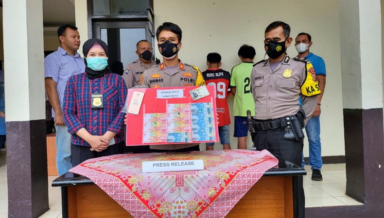 Beli Melon dan Rokok Pakai Uang Palsu, Pria di Cibinong Ditangkap