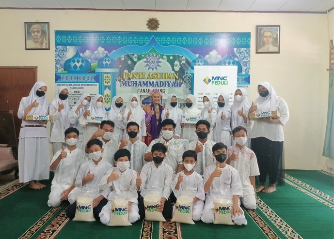 Jelang Idulfitri, MNC Peduli Serahkan Bantuan ke Panti Asuhan Muhammadiyah Tanah Abang