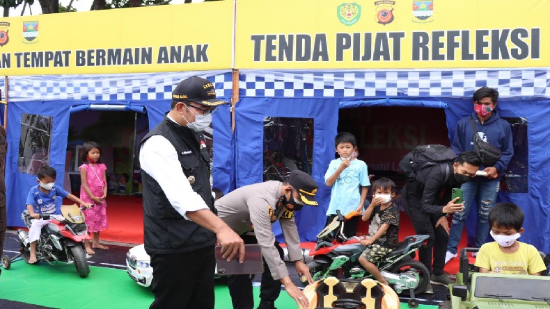 Pantau Pos Pengamanan Mudik di Padalarang, Ridwan Kamil Puji Fasilitasnya Lengkap