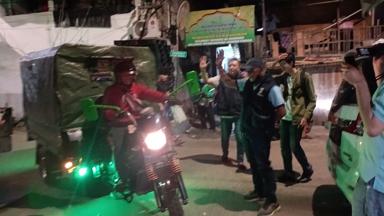 Biar Lebih Irit, Keluarga di Ancol Ini Mudik Pakai Gerobak Motor