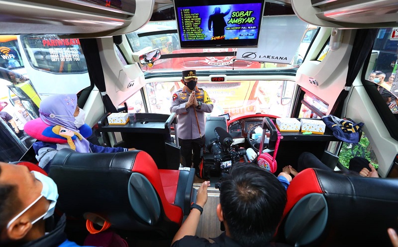 Berangkatkan 11.300 Peserta Mudik Gratis, Kapolri: Bantu Masyarakat dan Kurangi Beban Jalan