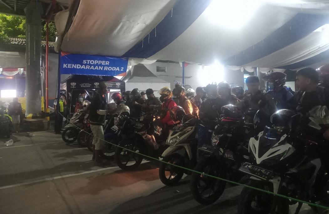 Mudik dengan Roda Dua? Begini Alur Sepeda Motor Naik Kapal di Pelabuhan Merak