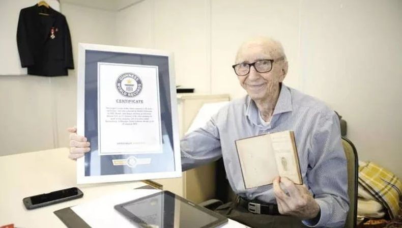 Rekor Dunia, Pria Ini Kerja 84 Tahun di Perusahaan yang Sama dari Jongos sampai Jabat Manajer