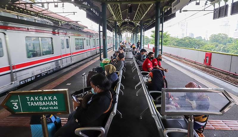 Daftar 16 KA Keberangkatan Stasiun Gambir Berhenti di Jatinegara, Antisipasi Macet Hari Buruh