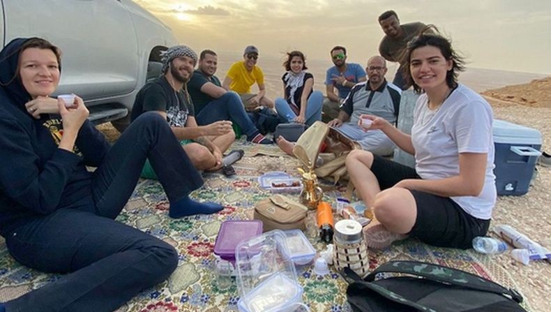 Kisah Non-Muslim Ikut Puasa Ramadan di Arab Saudi: Momen Persahabatan dan Pengalaman Indah