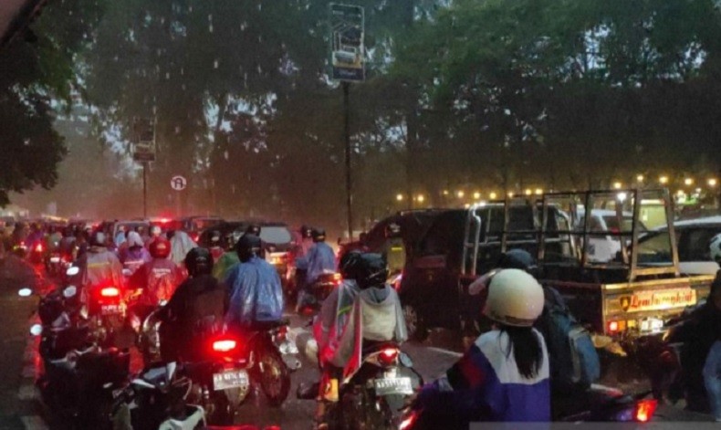 Arus Mudik dari Pontianak ke Singkawang Ramai Lancar Didominasi Pemotor