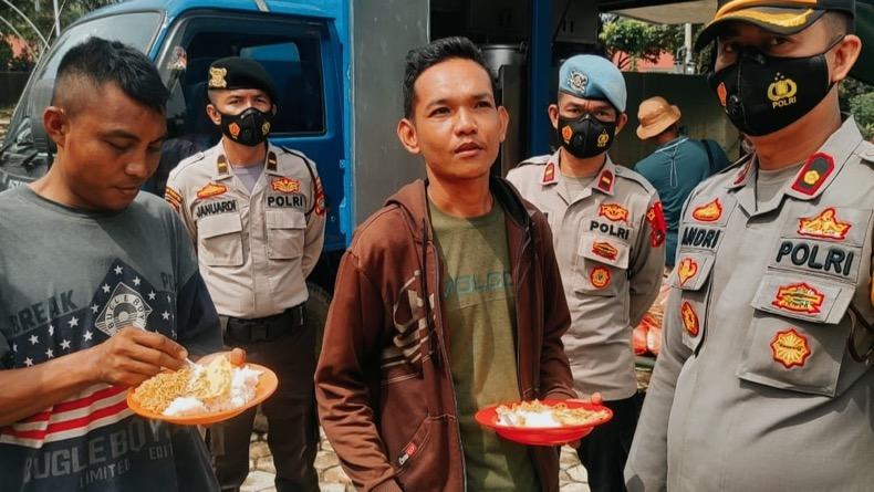 Pemkab Bangka Barat Dirikan Dapur Umum untuk Pemudik di Pelabuhan Tanjung Kalian