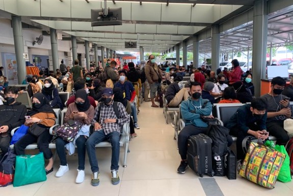 H-1 Lebaran, 18.500 Orang Berangkat Mudik dari Stasiun Pasar Senen
